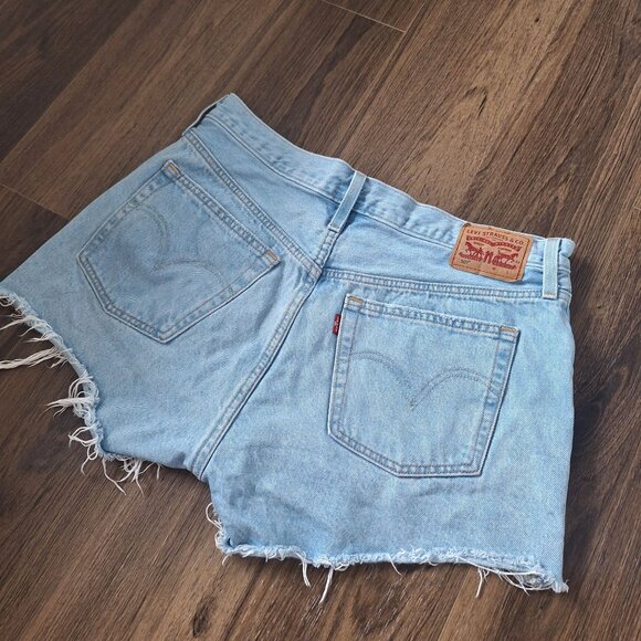 💙 Levi's 501 High Rise Cut Off Distressed Shorts Size 31 Western Cowgirl - Picture 6 of 7